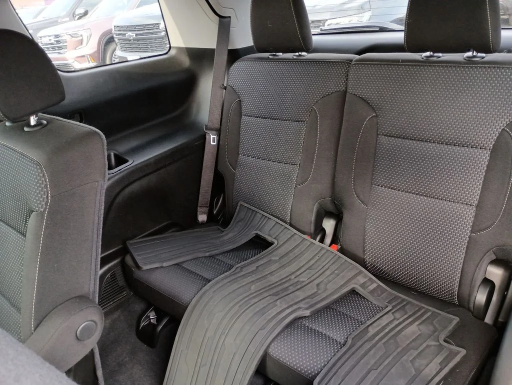 Used 2023 Red GMC SLE image 29