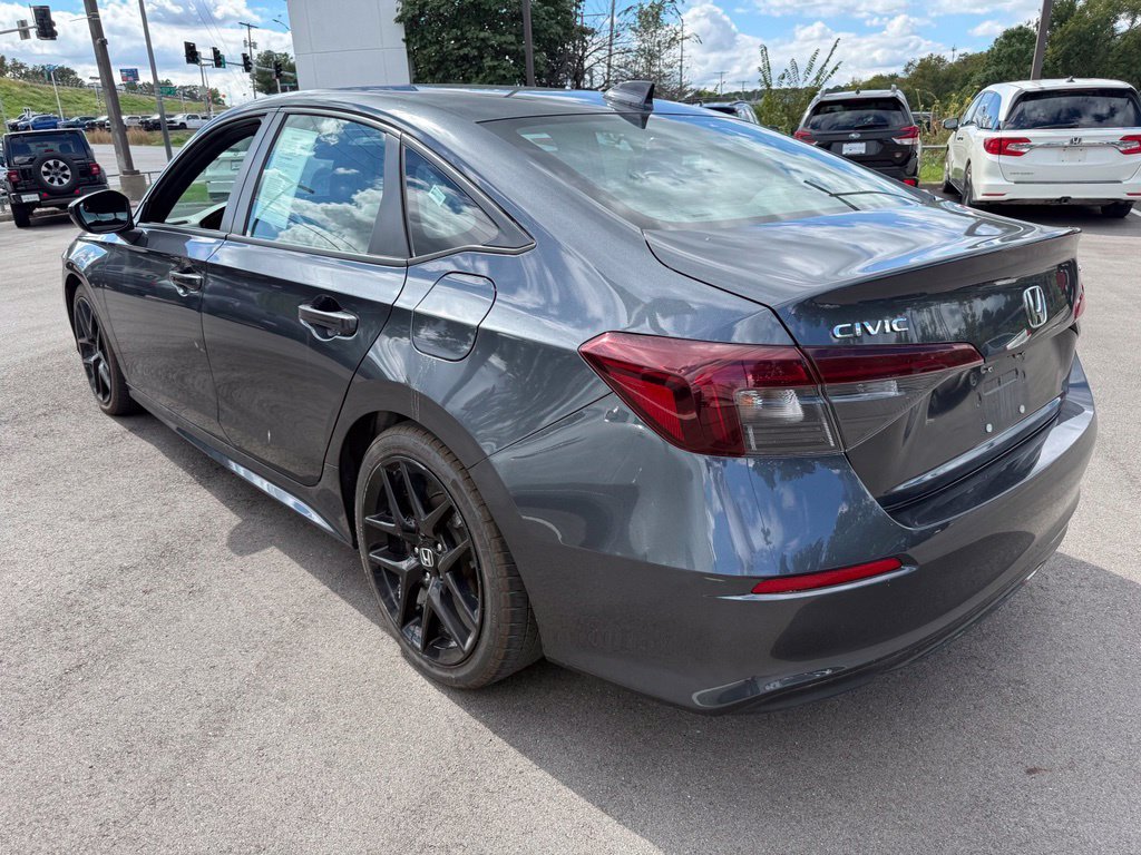 Used 2025  Honda Sport image 4
