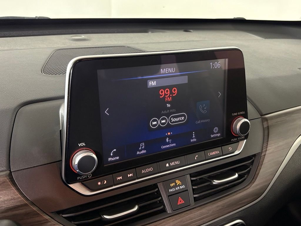 Used 2024 Black Nissan 2.5 SV image 21
