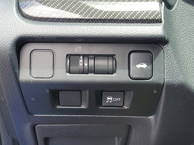 Used 2018 Blue Subaru Premium image 30
