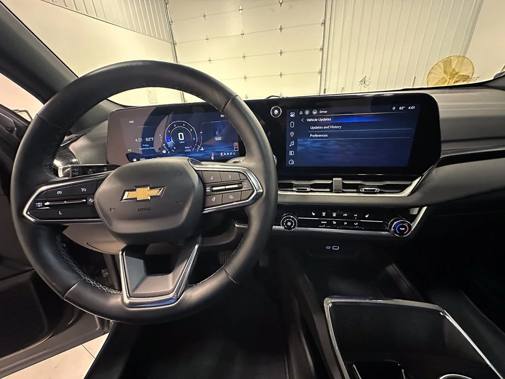 Used 2025 Gray Chevrolet LT image 37
