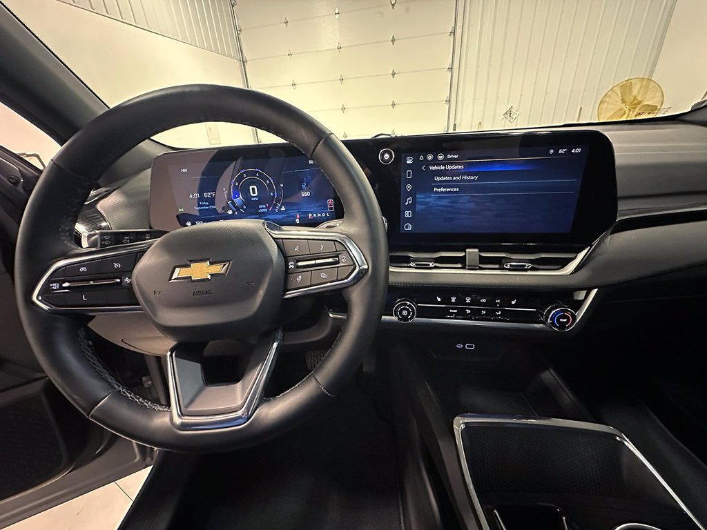 Used 2025 Gray Chevrolet LT image 37