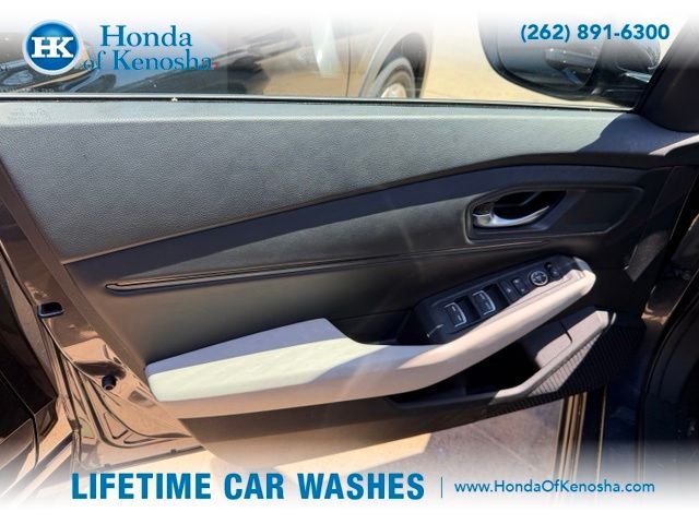 Certified Used 2025 Meteorite Gray Metallic Honda 1.5T SE image 7