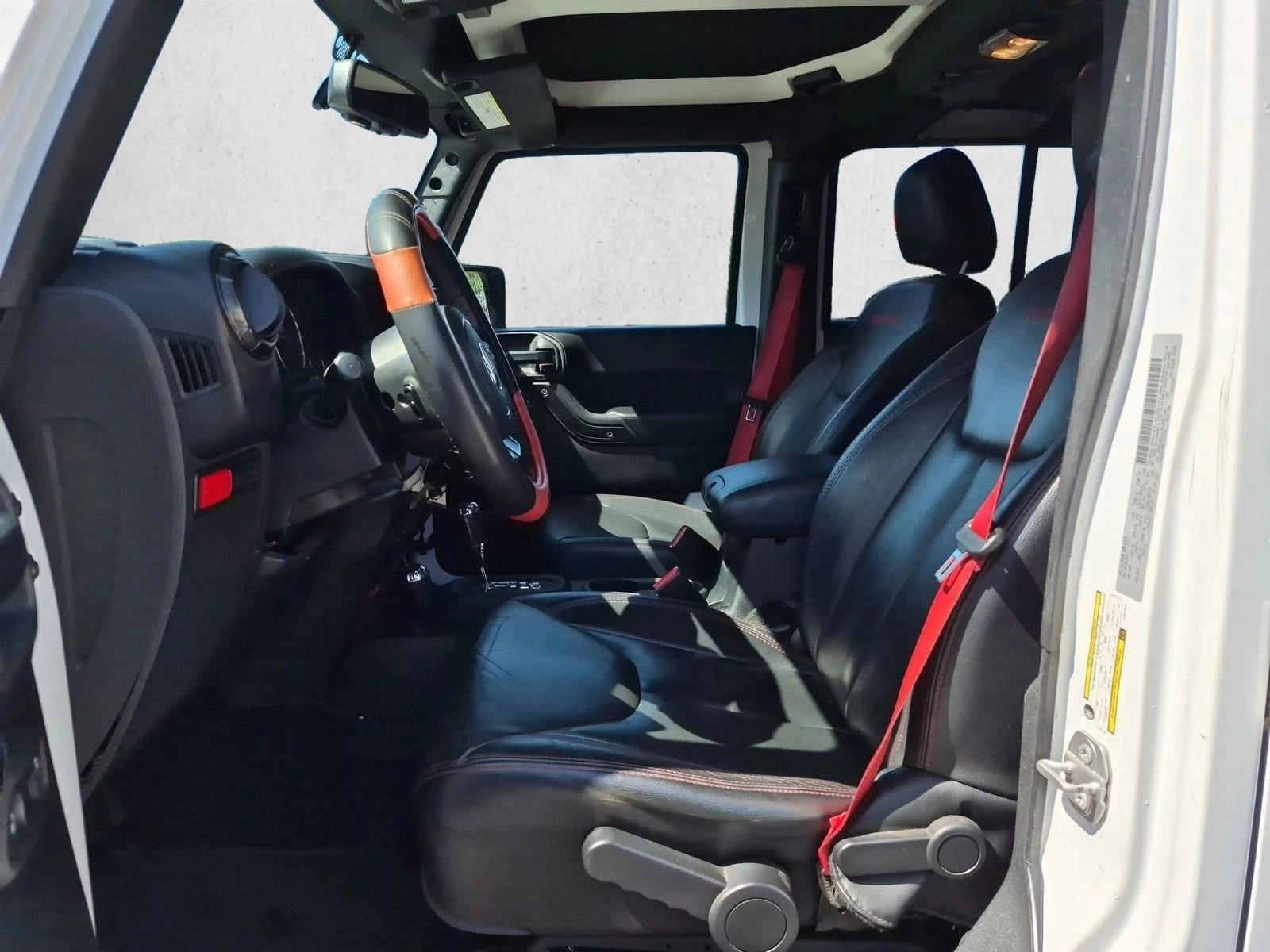 Used 2018 Bright White Clearcoat Jeep Rubicon Recon image 14