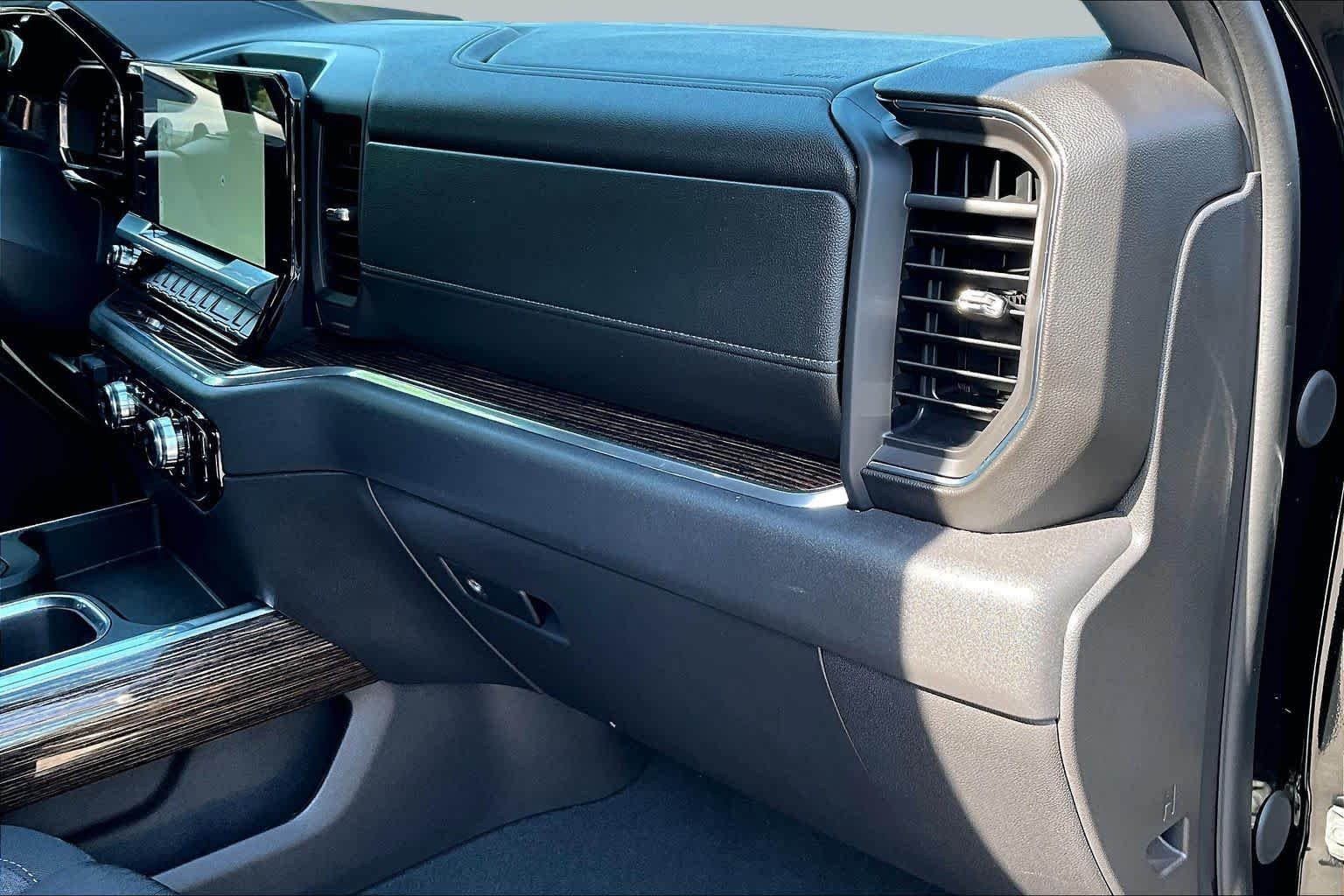 2024 GMC Sierra 1500 Elevation - Photo 18