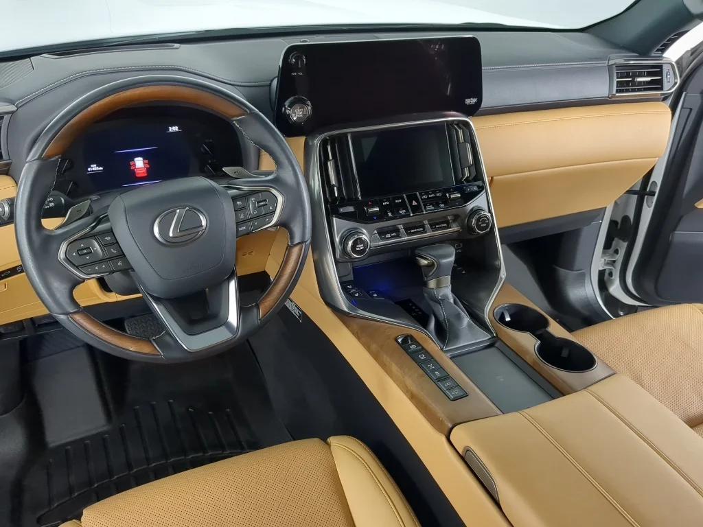 Used 2023 White Lexus Luxury image 13