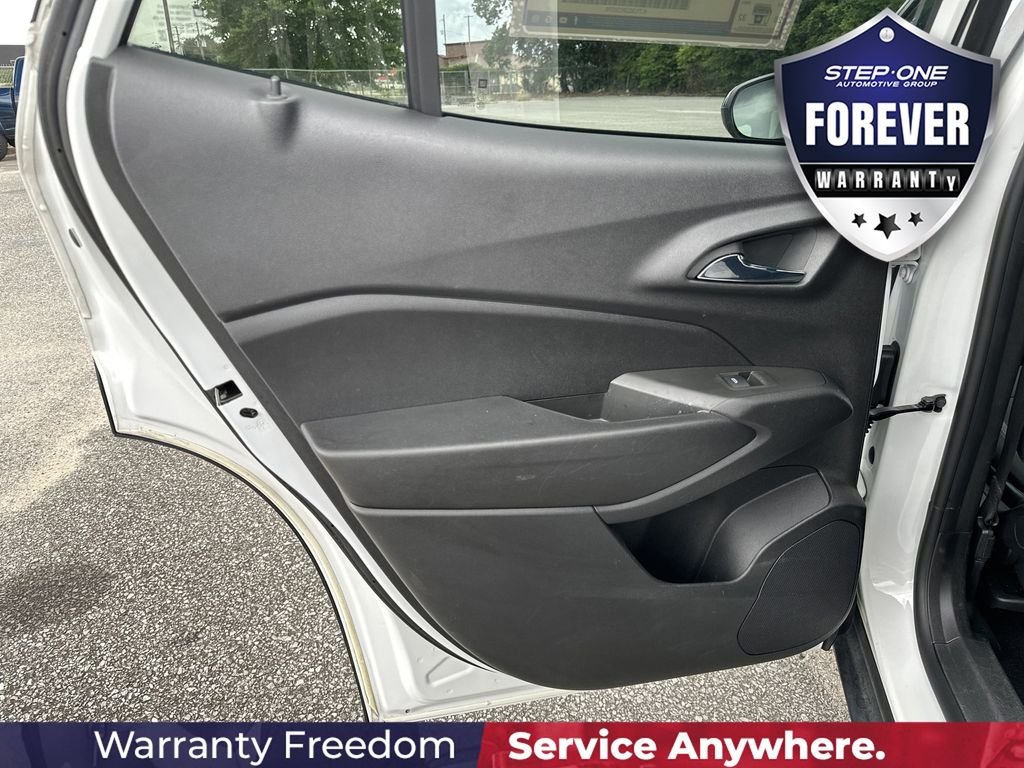 Used 2024 White Chevrolet 1RS image 28