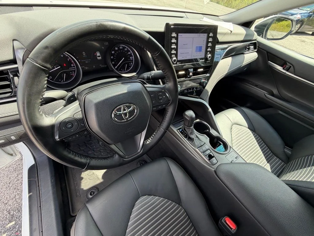 Used 2023 White Toyota SE image 18