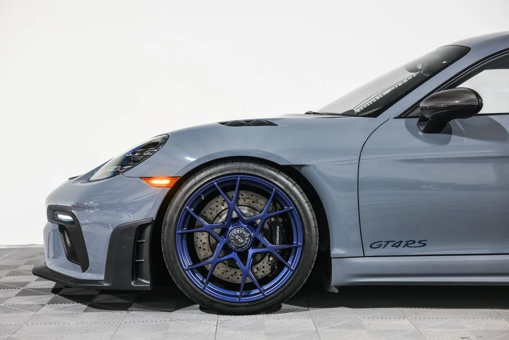 2025 Porsche 718 GT4 RS - Photo 13