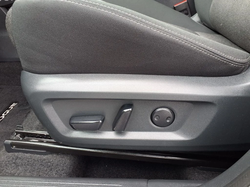 Used 2025 Gray Nissan SV image 24