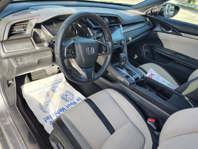 Used 2018  Honda EX image 15