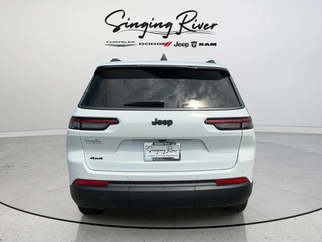 New 2026 Bright White Clear-Coat Exterior Paint Jeep Laredo image 6