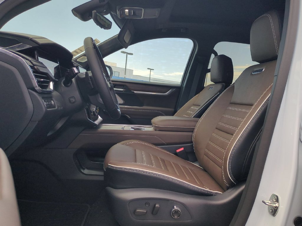 New 2026 Glacier White Tricoat GMC Denali Ultimate image 20