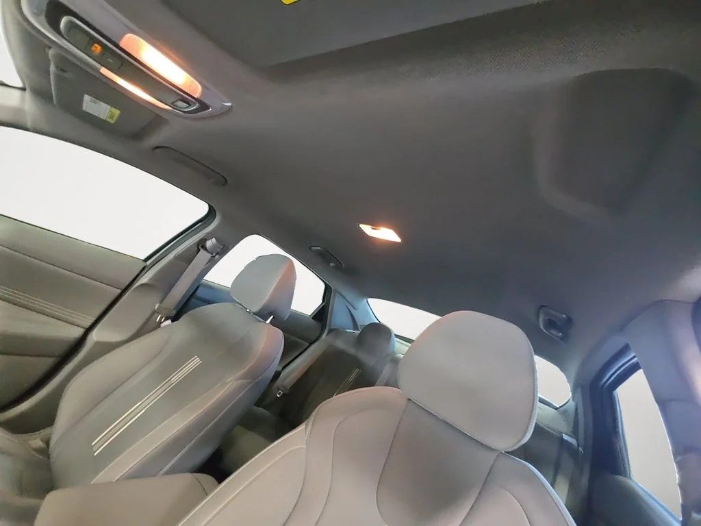 Used 2021 Silver Hyundai SEL image 17