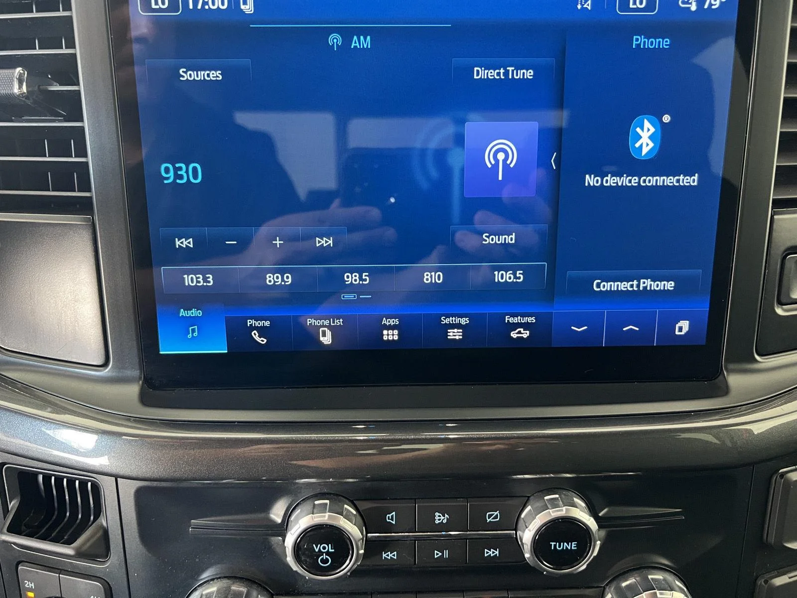 Used 2022  Ford XL image 12