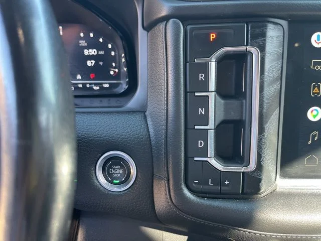 Used 2022 White GMC Denali image 29