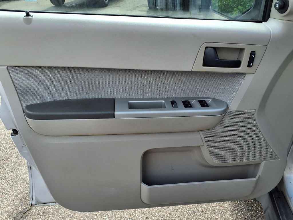 Used 2011 Silver Ford XLT image 12