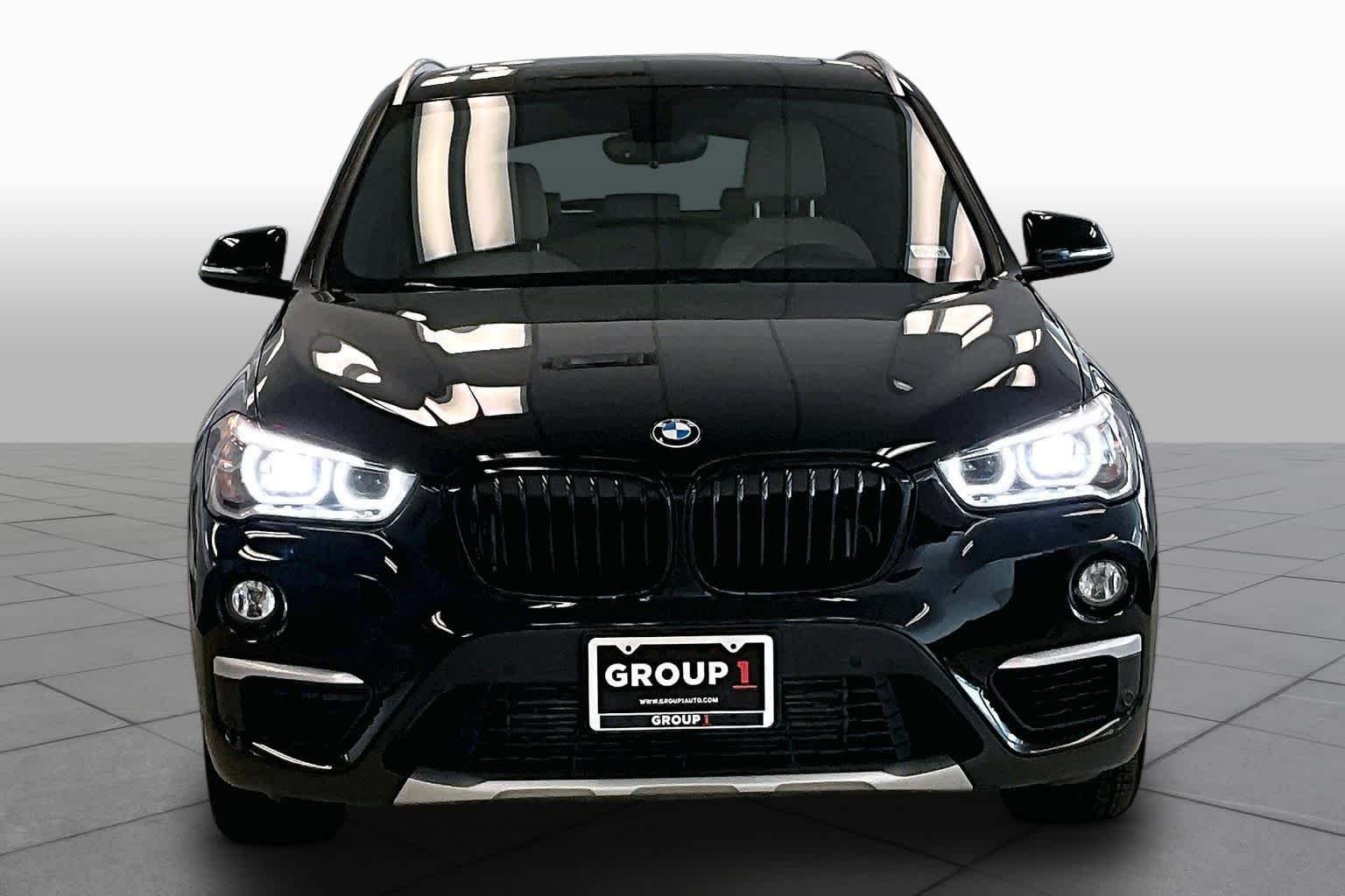 Used 2017 Jet Black BMW sDrive28i image 3