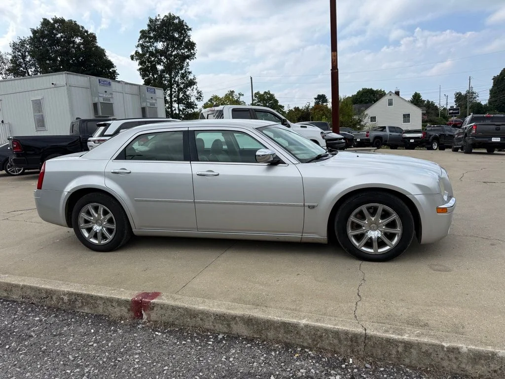 Used 2007 Silver Chrysler Base image 5