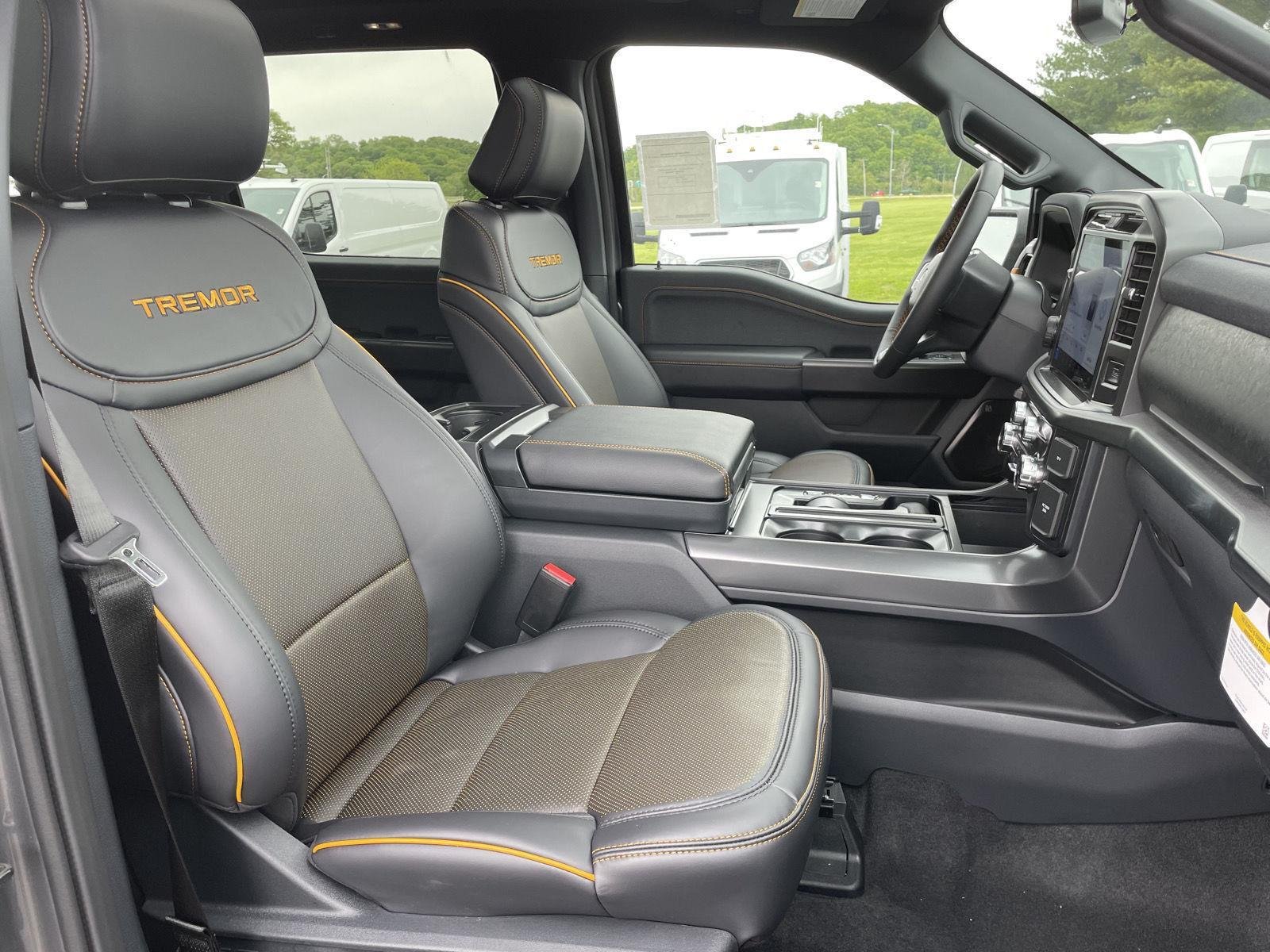 New 2026 Carbonized Gray Metallic Ford Tremor® image 34