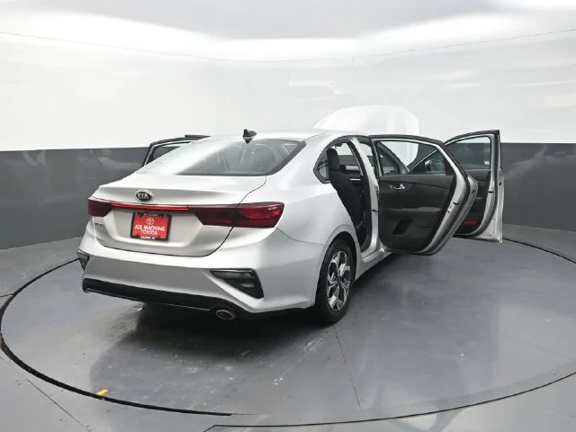 Used 2021 Silver Kia LXS image 44