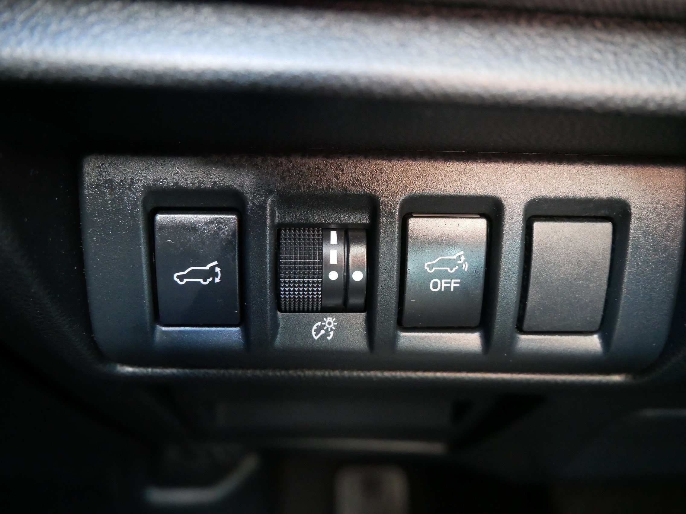 Used 2025 Ice Silver Metallic Subaru Premium image 26