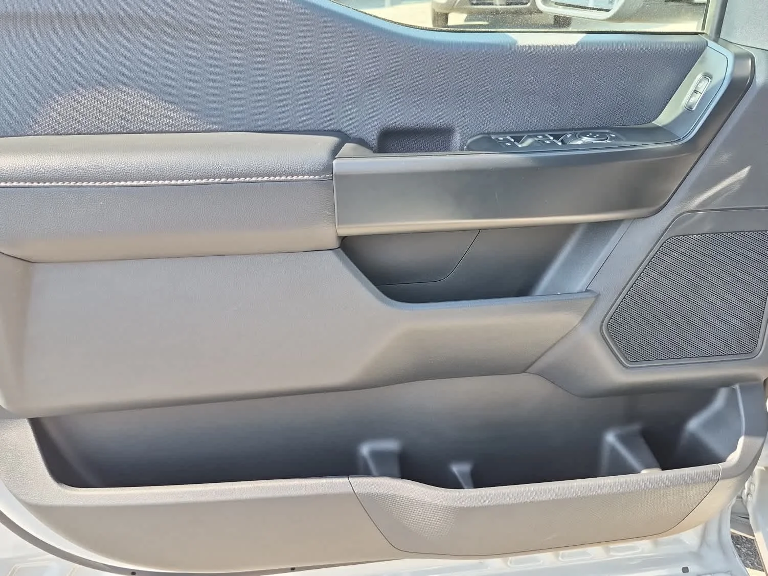 Certified Used 2024 Avalanche Ford STX image 9