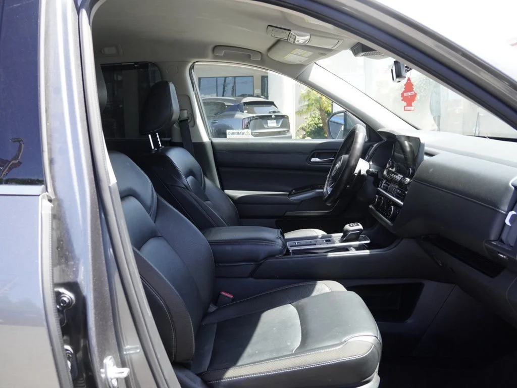 Used 2024 Gray Nissan SL image 17