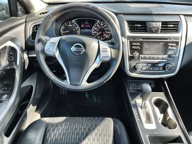 Used 2017 Blue Nissan 2.5 SV image 13