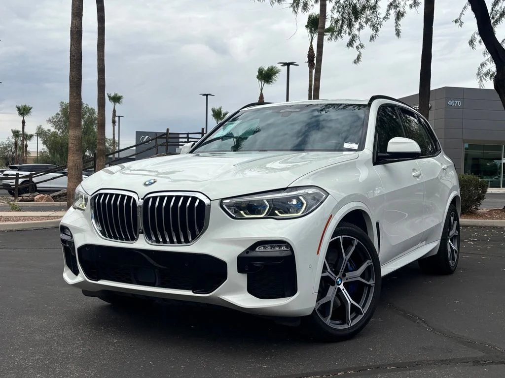 Used 2020 White BMW xDrive40i image 1