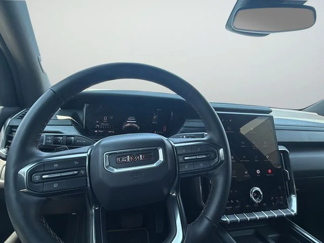 Used 2025 White GMC AT4 image 9