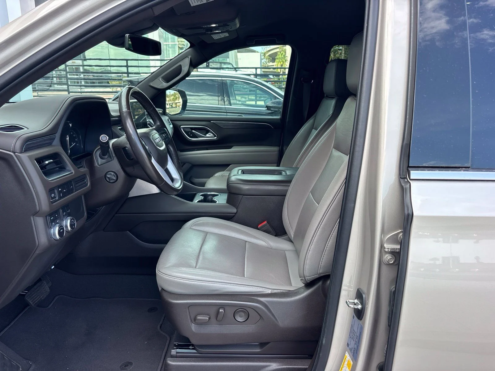 Used 2021 Beige GMC SLT image 7