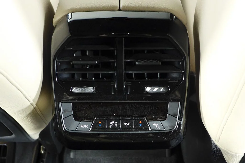 Used 2024 Black BMW xDrive50 image 22