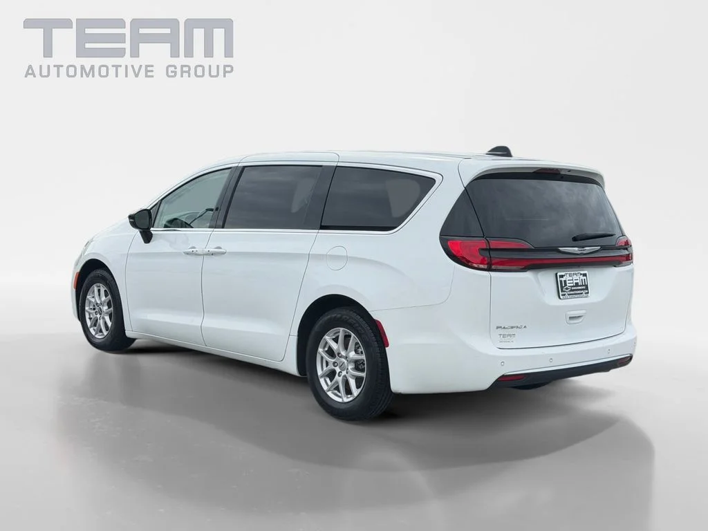 Used 2024 White Chrysler Touring L image 5