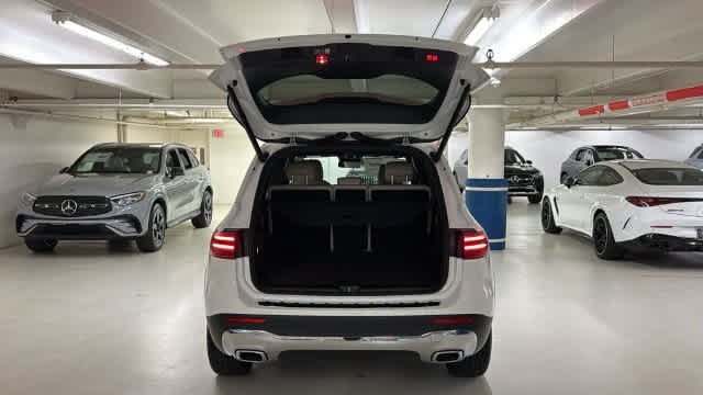Used 2026 Polar White Mercedes-Benz GLB 250 image 8