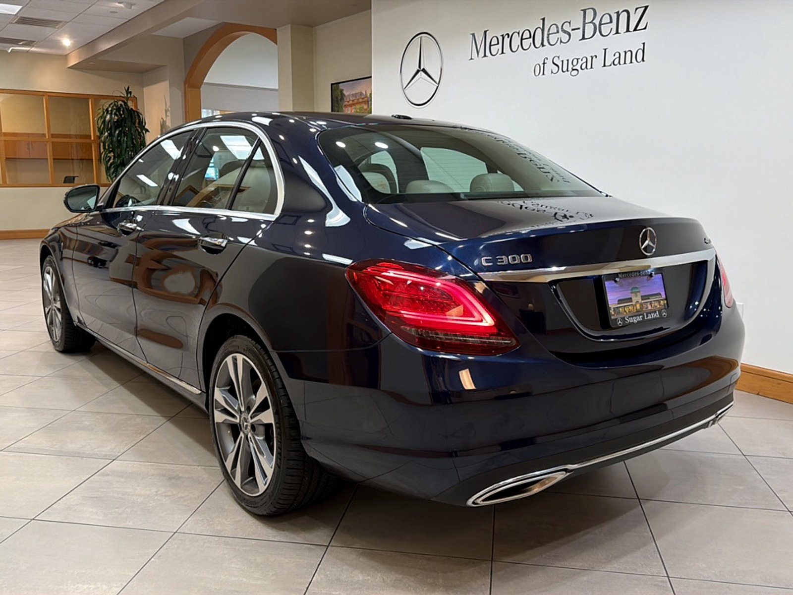 Used 2021 Lunar Blue Metallic Mercedes-Benz 4MATIC® Sedan image 4