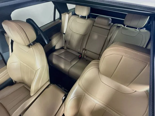 Used 2024 Blue Land Rover SE image 14