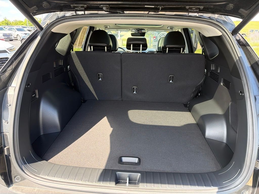 Used 2024 Black Hyundai Limited image 15