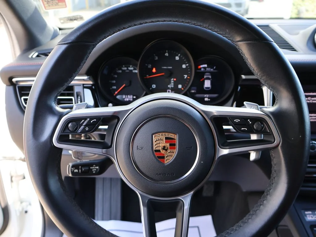 Used 2020  Porsche Base image 28