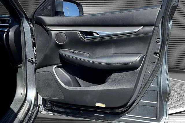 Used 2023 Gray INFINITI LUXE image 28