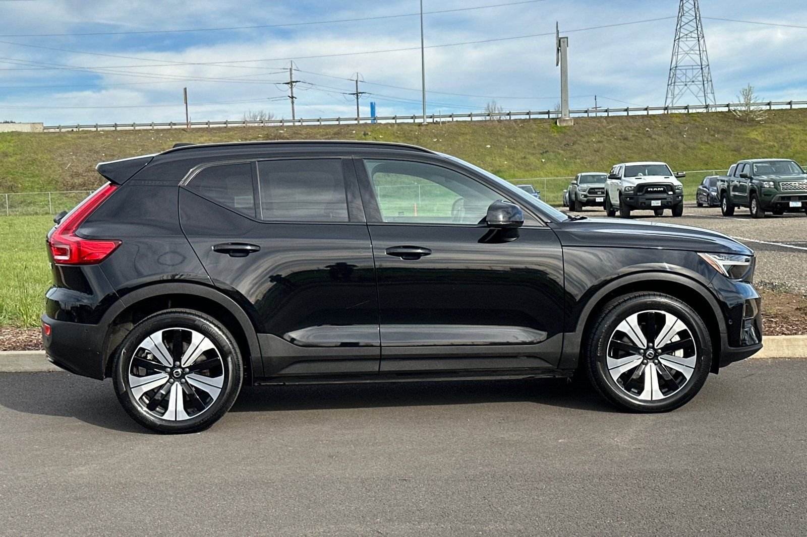 Used 2023 Volvo XC40 Plus with VIN YV4ED3UL0P2006635 for sale in Eugene, OR