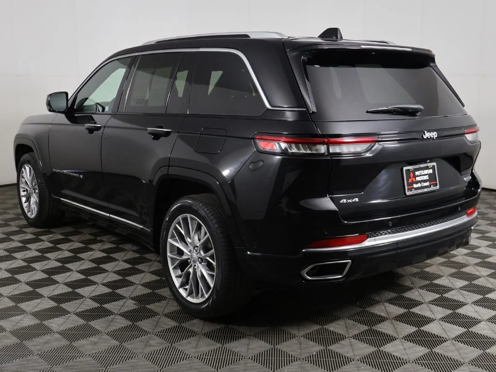 Used 2023 Black Jeep Summit image 13