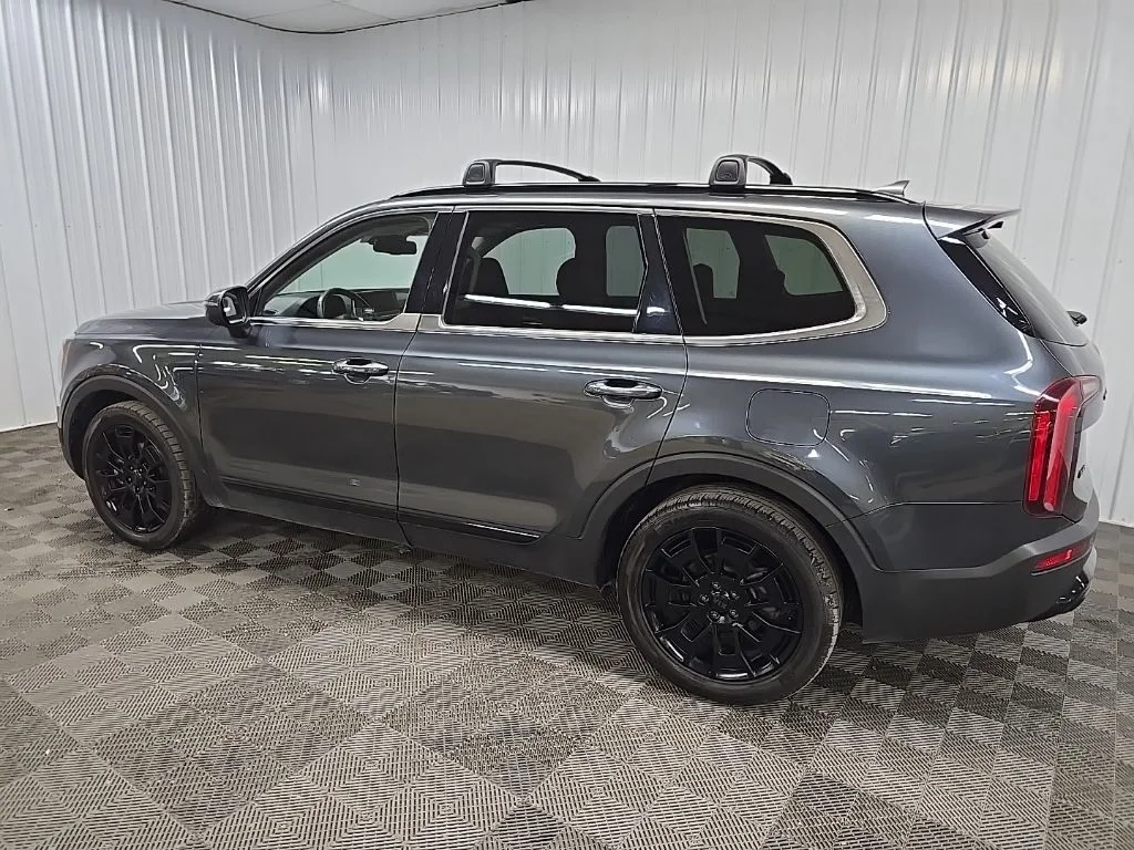 Used 2021 Gray Kia EX image 4