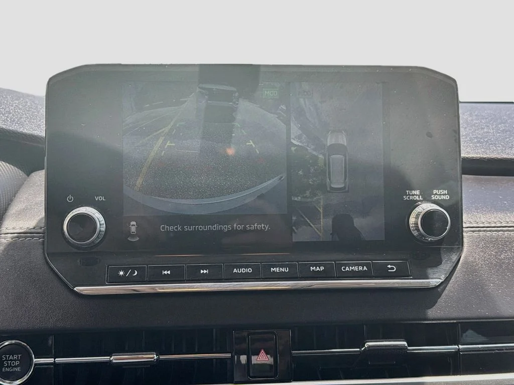 Used 2022  Mitsubishi  image 15