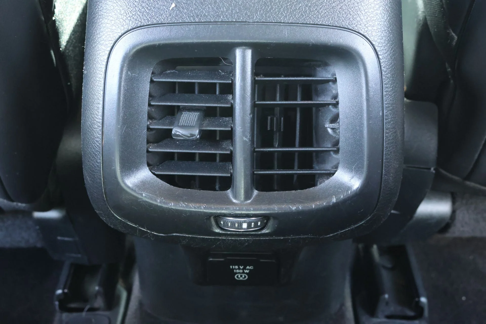 Used 2018 Gray Jeep Latitude Plus image 20