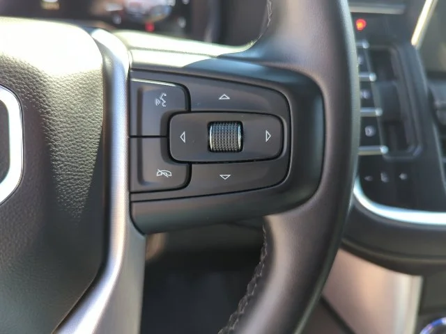 Used 2024 White GMC SLT image 13