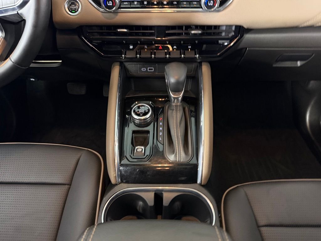 Used 2024 White GMC Denali image 16