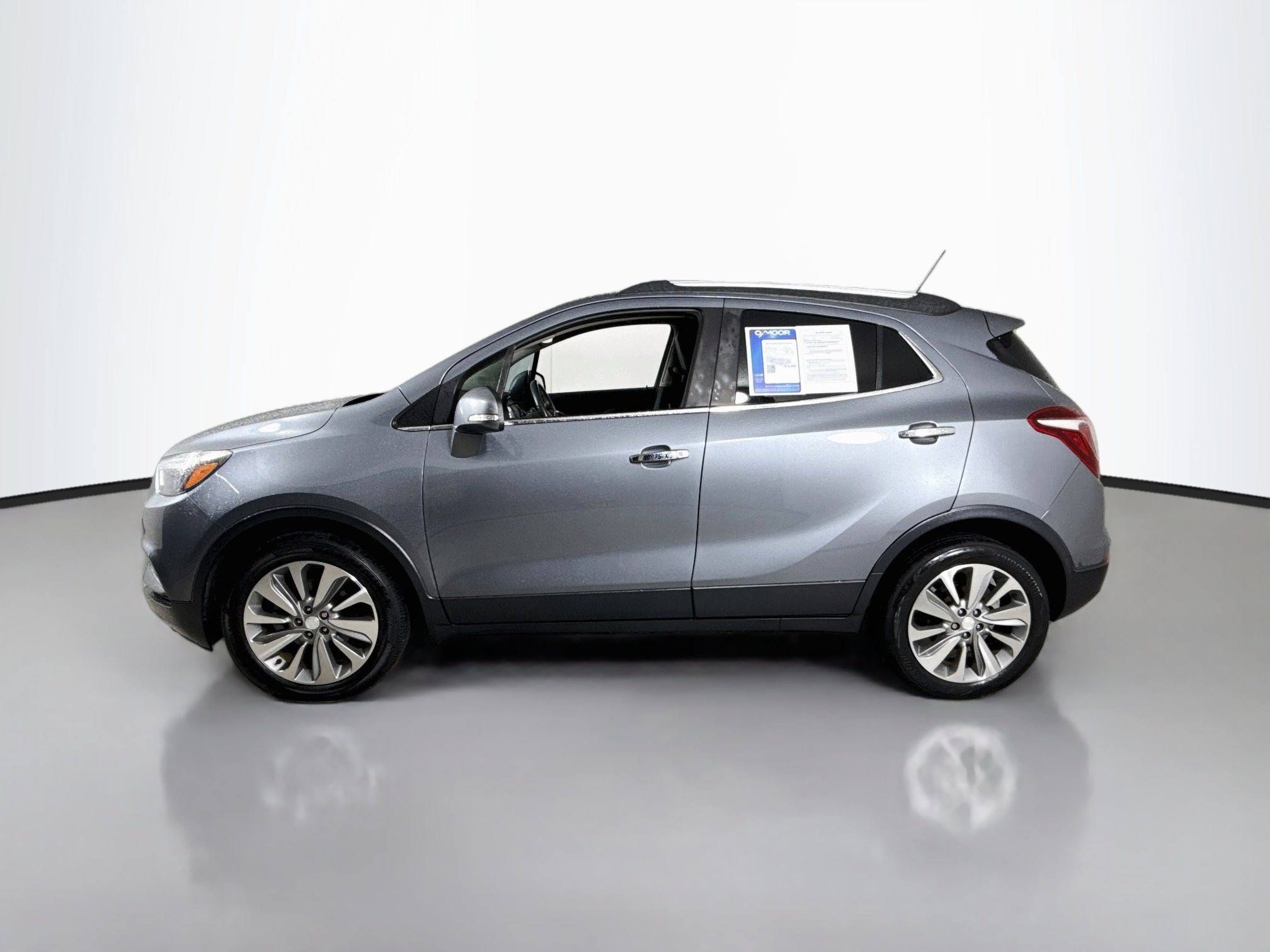Used 2019 Gry Buick Preferred image 8
