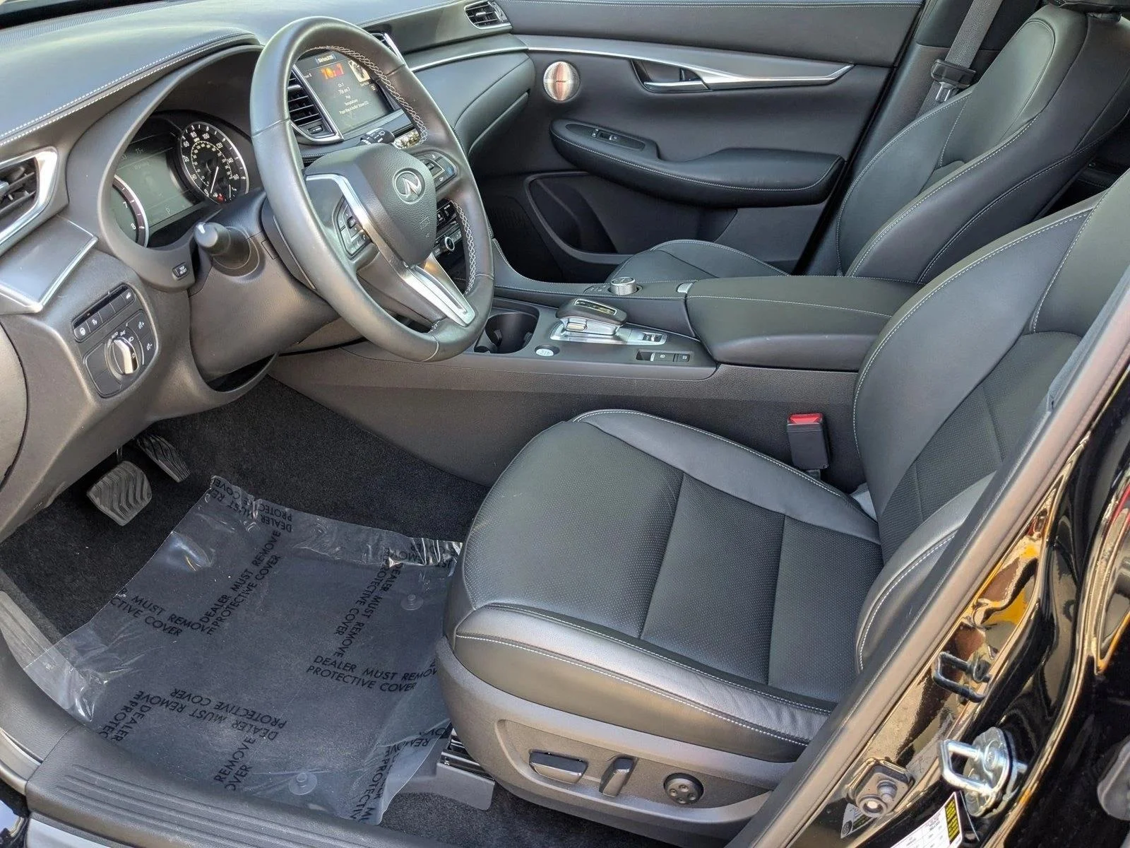 Used 2023 Black Obsidian INFINITI LUXE image 16
