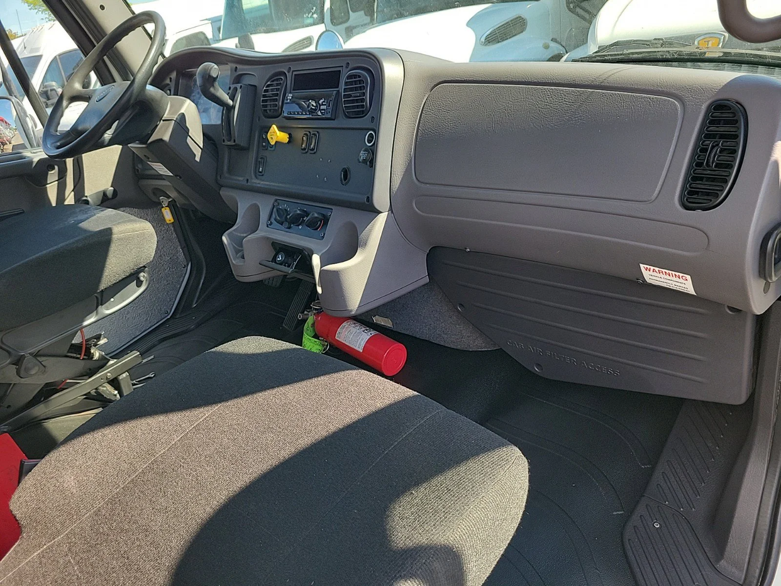 Used 2019 White Freightliner  image 17